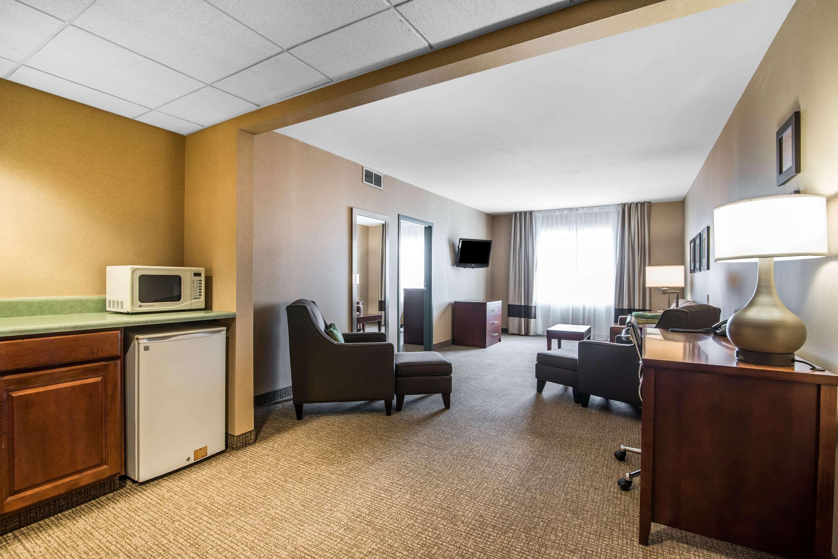 Quality Inn & Suites Towanda Exteriör bild