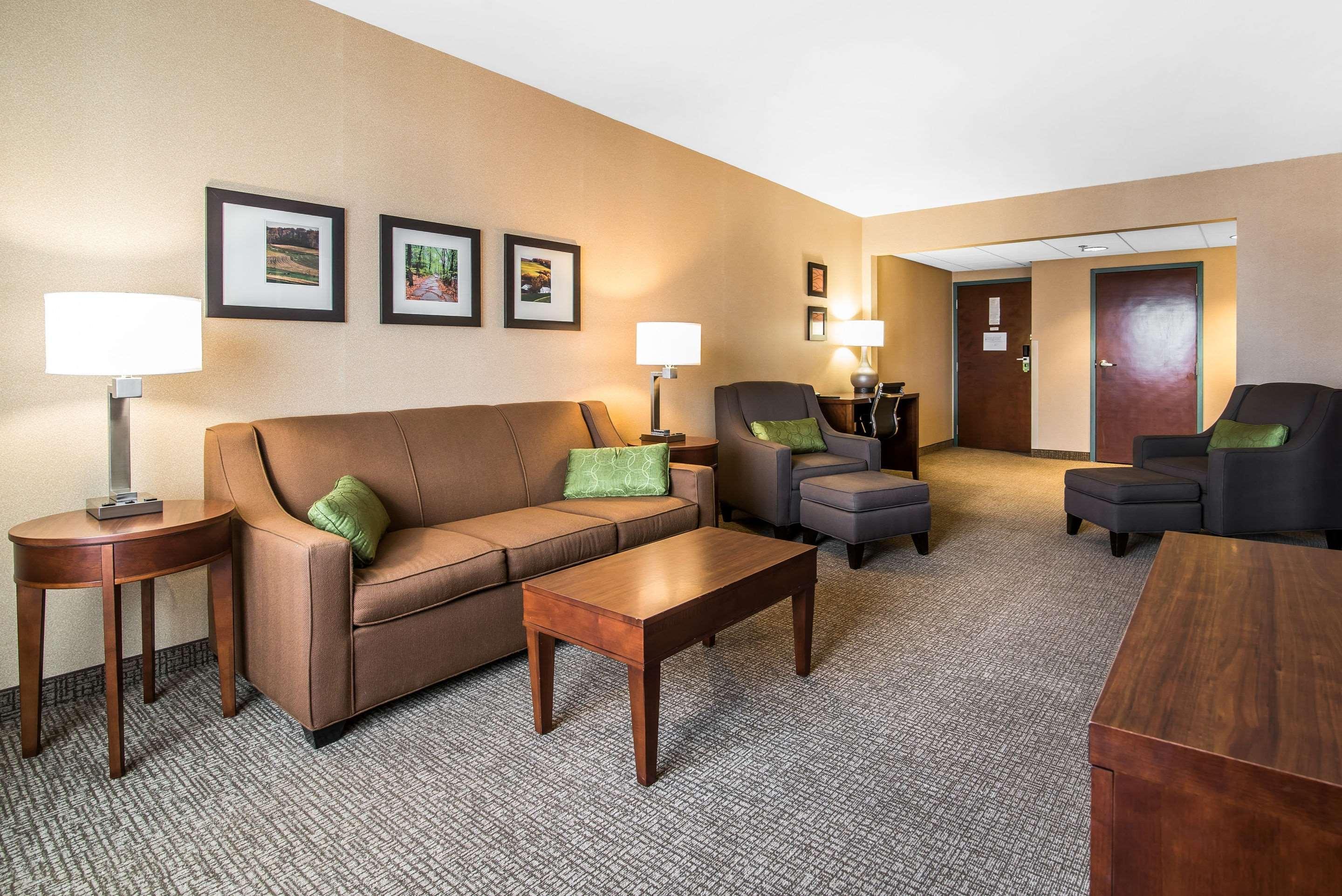 Quality Inn & Suites Towanda Exteriör bild